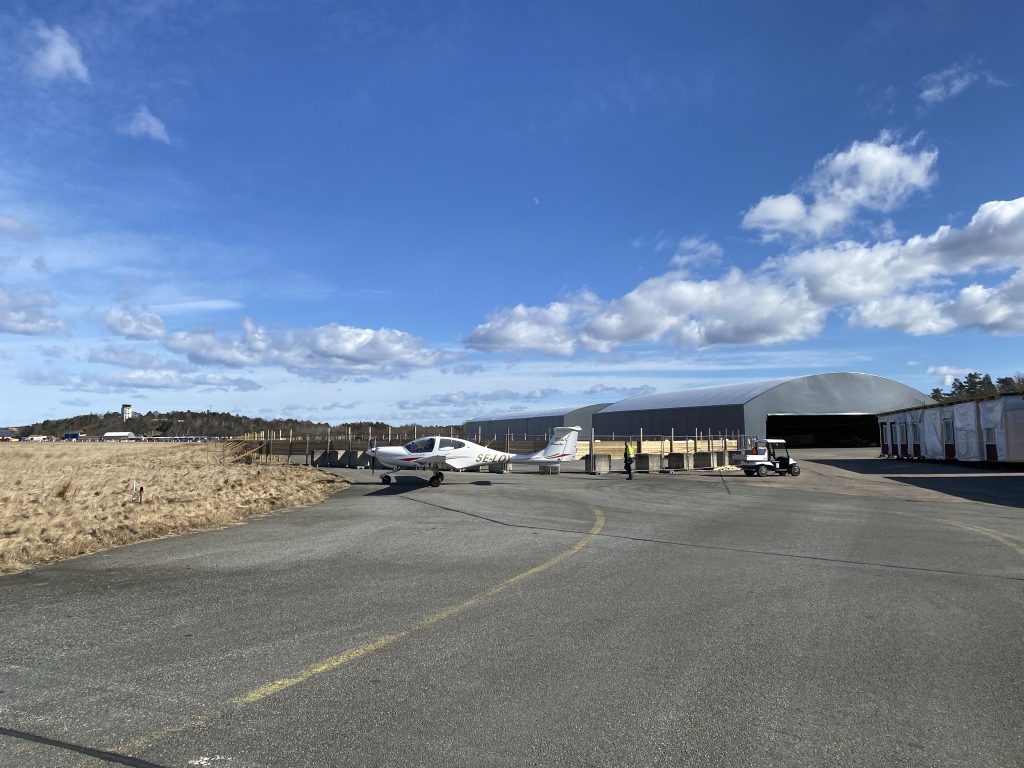 Flygande gäster parkering Aeroseum